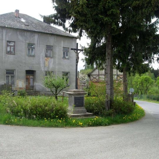 Kříž v Bezdružicích u křižovatky