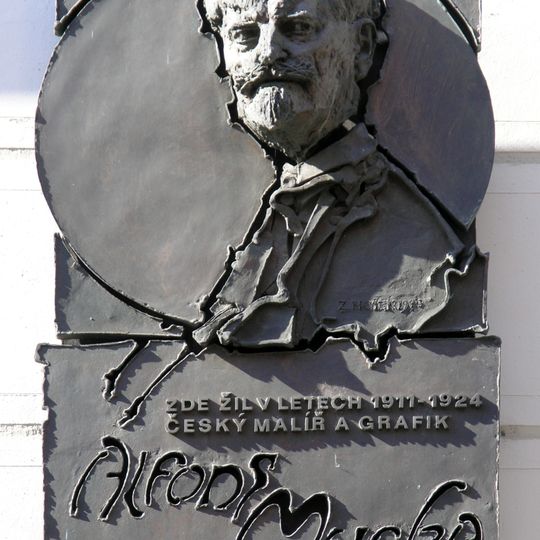 Pamětní deska Alfonse Muchy v Praze
