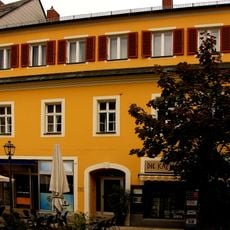 Wohn- und Geschäftshaus