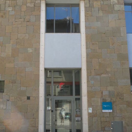 Escut de Ripoll al Casal de Joves