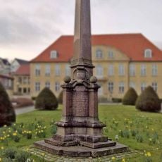 Reventlou-Beseler-Denkmal