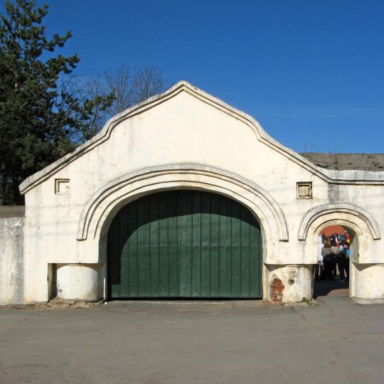 Ограда с воротами