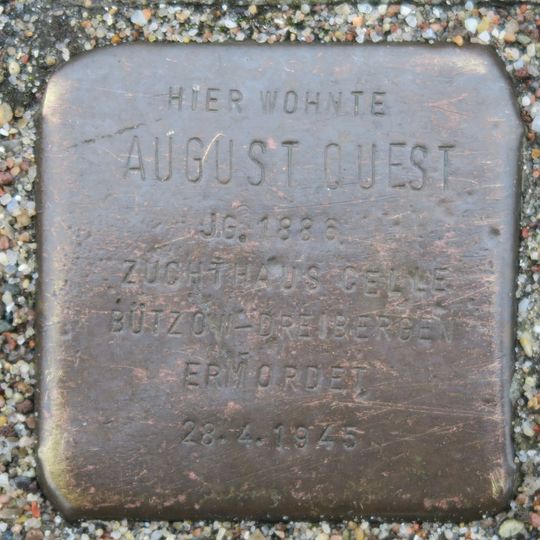 Stolperstein en memoria de August Quest