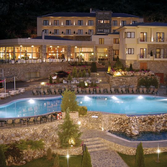 Limneon Resort & Spa