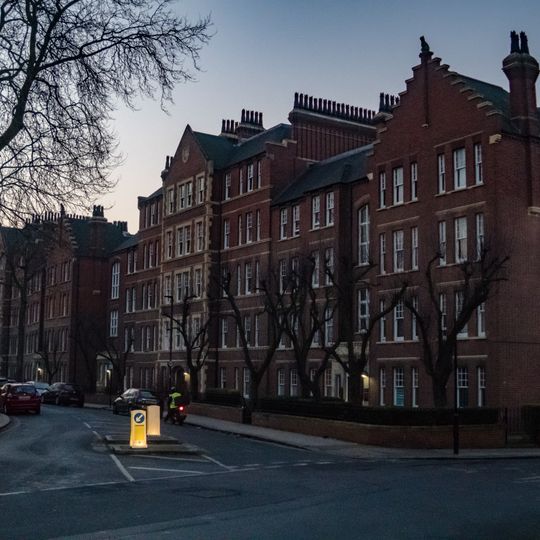 Calais Gate, Lambeth