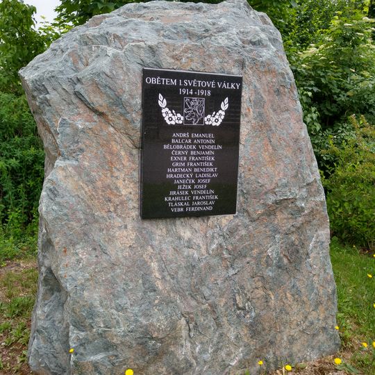 Pomník obětem války ve Sněžném