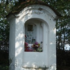 Kaplička u Velkého Dublínského rybníka východně od Radíče