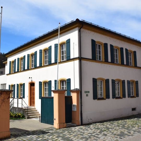 Ehemaliges Schulhaus, jetzt Pfarrhaus