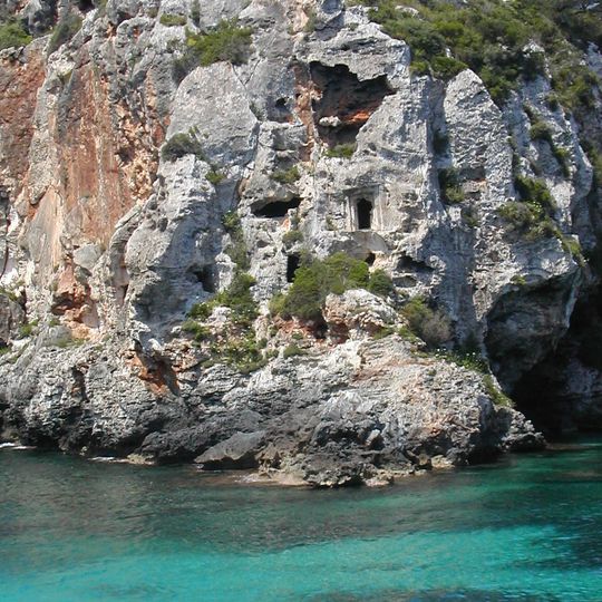 Necròpolis de Cales Coves