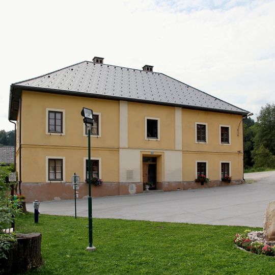 Wohnhaus, ehem. evang. Schule