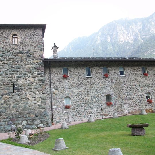 Castello Priacini e torre del Lavanderio