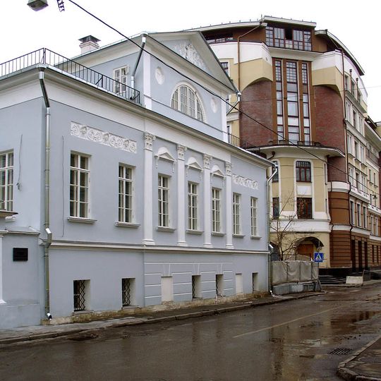 1-й Кадашёвский переулок 14/13 c1