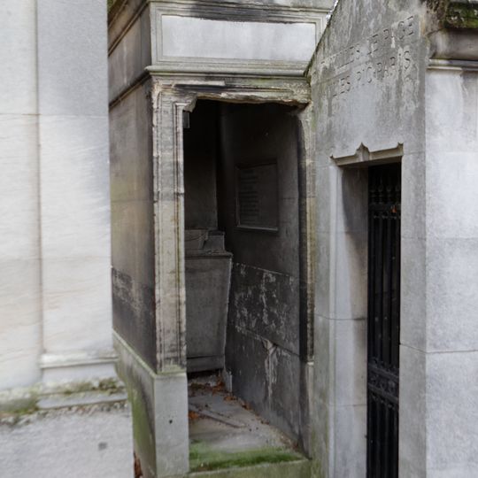 Grave of Joly Lainé