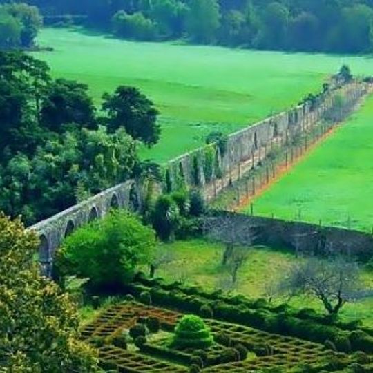 Aqueduto do Mosteiro de São Simão da Junqueira