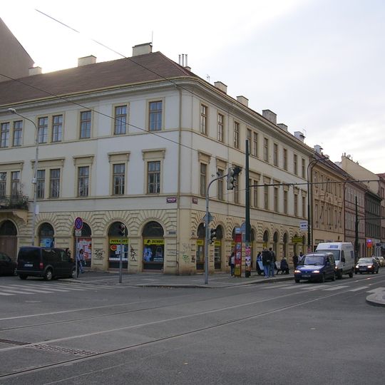 Karlínské náměstí 14 a 15