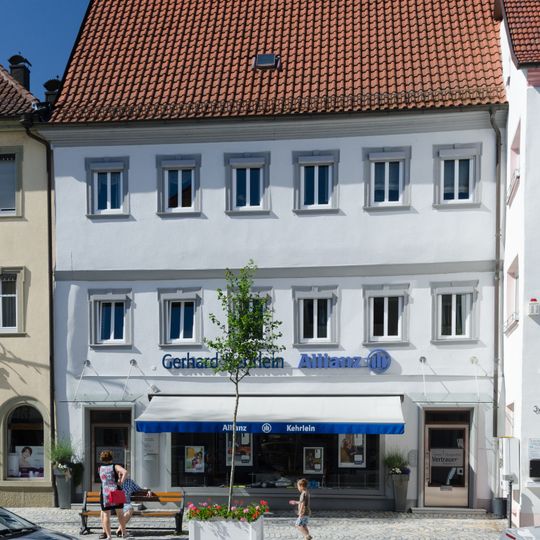 Wohn- und Geschäftshaus