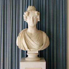 Büste der Erzherzogin Sophie (Bad Pirawarth)