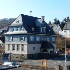 Schulstraße 10