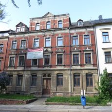 Mietshaus in geschlossener Bebauung mit Vorgarten Margaretenstraße 26
