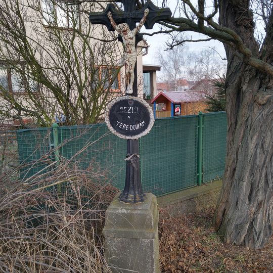 Kříž v Dobříši u křižovatky do Brodců