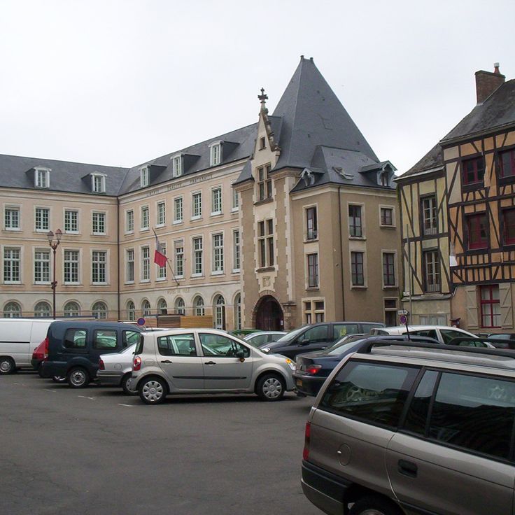 Place Saint-Pierre