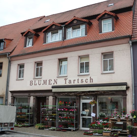 Wohnhaus in geschlossener Bebauung Karl-Marx-Straße 13