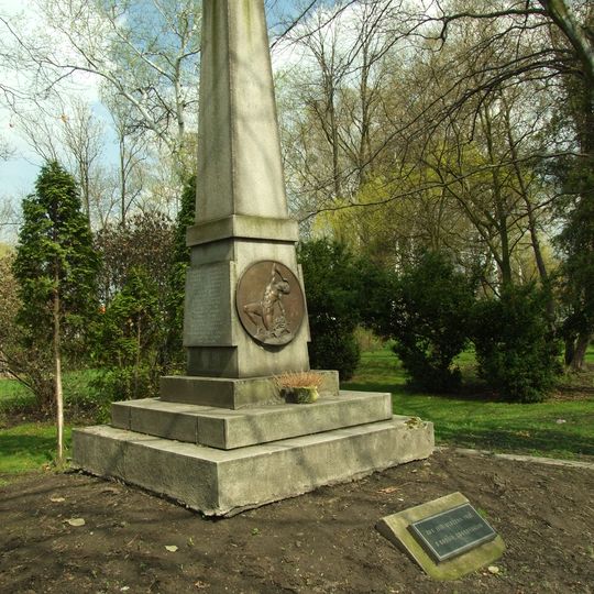 Pomník padlým v Sadech Jana Palacha ve Všetatech