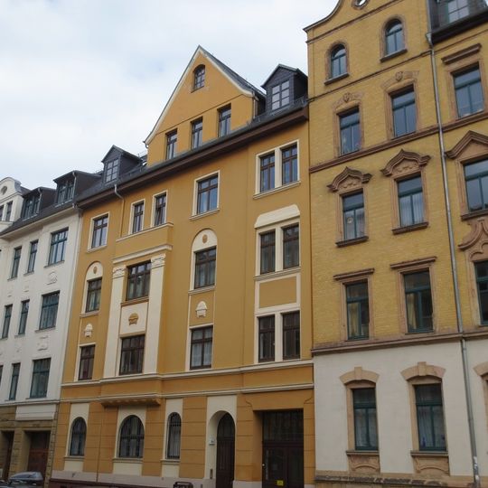 Mietshaus in geschlossener Bebauung Hübschmannstraße 6a