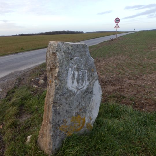 Borne seigneuriale de Saclas