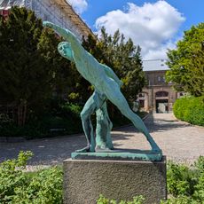 Statue