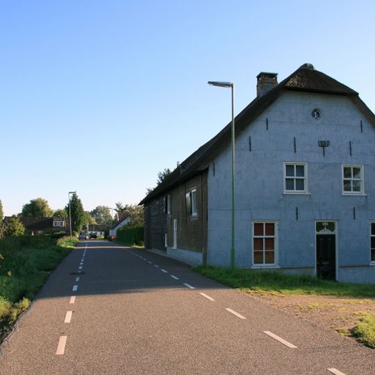 Korn 12, Dussen