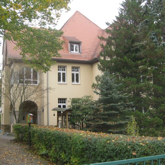 Villa mit Garten Erfenschlager Straße 47