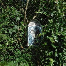 Obrázek Panny Marie v zahradě domu č. 5/10 v místní části Týn v Třebíči