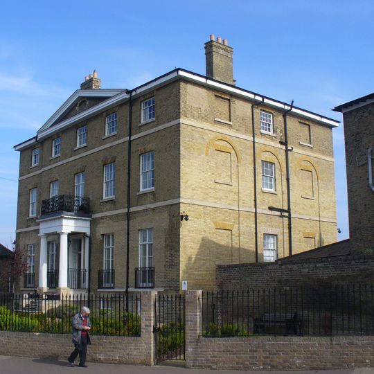 Chatteris House