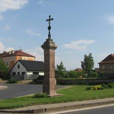 Boží muka na křižovatce silnic v Katusicích