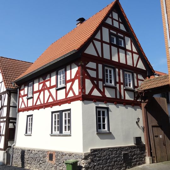 Arnsburger Straße 8