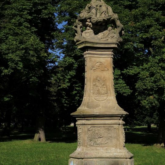 Sloup se sousoším Nejsvětější Trojice