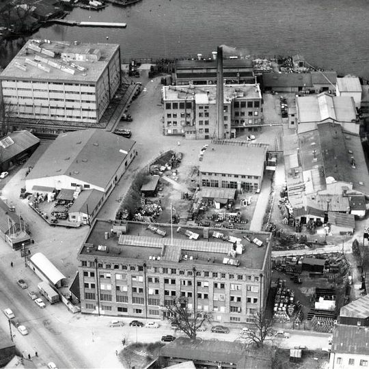 Beckers färgfabrik, Lövholmen