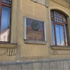 Pamětní deska Miroslava Tyrše na sokolovně v Masarykově ulici v Čáslavi