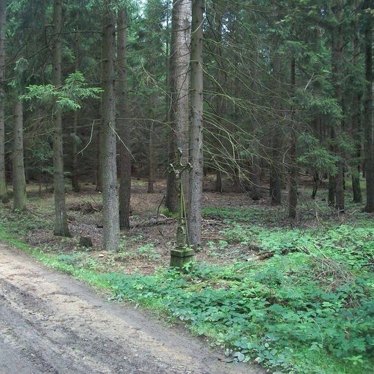 Kříž v lese u Hodušína
