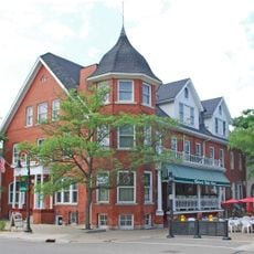 Holly Hotel