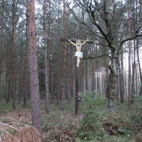 Kříž u vrchu Lom v Manětínské rezervaci