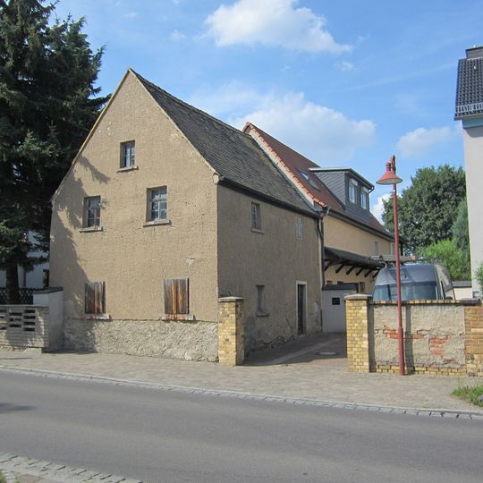 Vorderer Teil eines Wohn- und Nebengebäudes Brandiser Straße 91