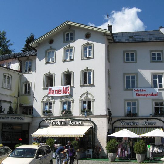 Ehemaliges Gasthaus Bruckbräu, jetzt Geschäftshaus