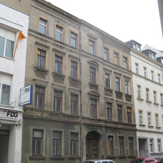 Mietshaus in geschlossener Bebauung mit Hofgebäude Hainstraße 98