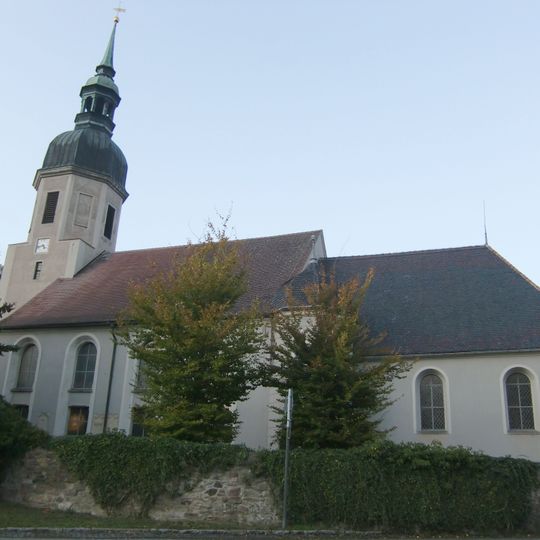 Evangelische Pfarrkirche und Kirchhof Klix Hauptstraße 30