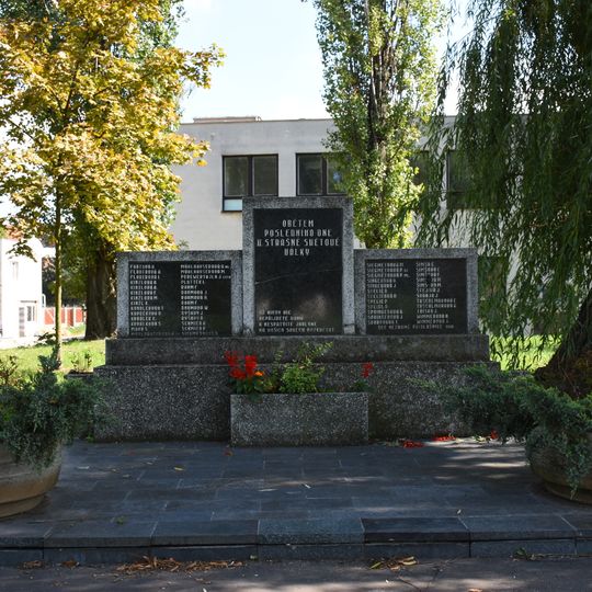Památník obětem bombardování na konci druhé světové války