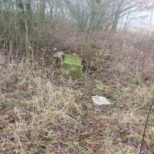 Boží muka u rozcestí u silnice z Místa do Blahuňova