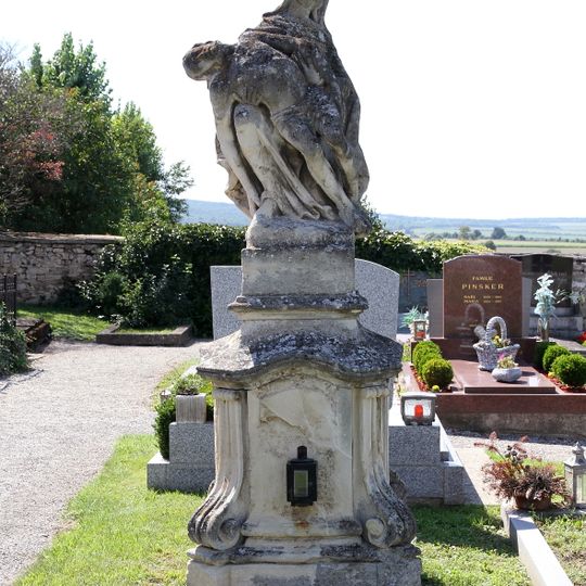 Grabmal mit Pietà