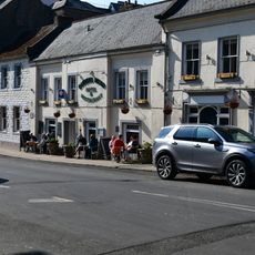 The Queen's Head Hotel